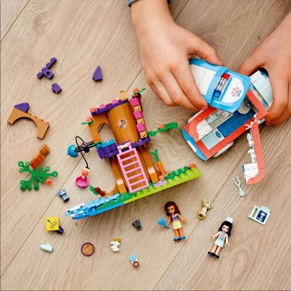 Lego Friends Vet Clinic Ambulance